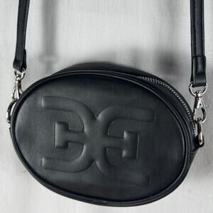 Sam Edelman Small Black Crossbody Belt Bag Zipper Closure Adjustable Strap